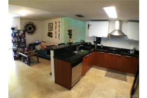 170 SE 14th St, Miami, FL 33131, Sold 06/20/16