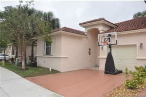 908 NW 133rd Ave, Pembroke Pines, FL 33028, Sold 04/19/16
