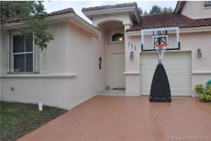 908 NW 133rd Ave, Pembroke Pines, FL 33028, Sold 04/19/16