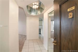 3610 Yacht Club Dr, Miami, FL 33180, Sold 07/31/17