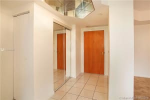 3610 Yacht Club Dr, Miami, FL 33180, Sold 07/31/17