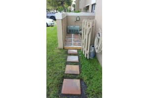 15465 SW 80th St, Miami, FL 33193, Sold 04/05/16