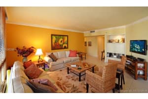 520 Brickell Key Dr APT A1600, Miami, FL 33131, Sold 08/26/16