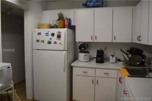 5199 NW 7th St, Miami, FL 33126, Sold 06/16/16