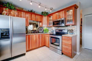 931 NW 97th Ave, Plantation, FL 33324, Sold 04/26/16
