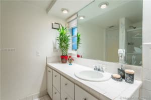 6711 N Kendall Dr, Miami, FL 33156, Sold 04/14/16