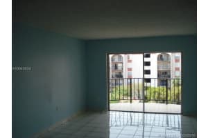 5199 NW 7th St, Miami, FL 33126, Sold 05/13/16