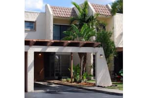 6500 Kendale Lakes Dr, Miami, FL 33183, Sold 05/02/16