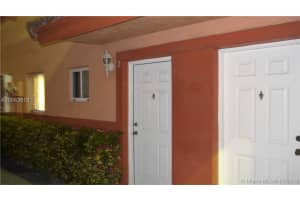 8089 NW 8th St, Miami, FL 33126, Sold 04/06/16