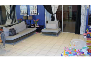 8089 NW 8th St, Miami, FL 33126, Sold 04/06/16
