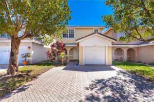 9240 NW 55th St, Sunrise, FL 33351, Sold 04/27/16
