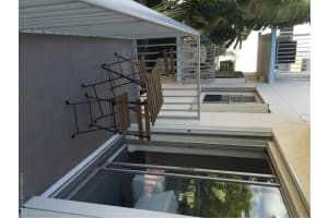 301 Michigan Ave, Miami Beach, FL 33139, Sold 03/31/16