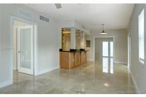 1040 10th St, Miami Beach, FL 33139, Sold 09/16/16
