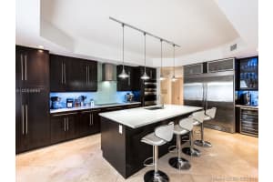 15631 NW 79th Ct, Hialeah, FL 33016, Sold 08/29/16