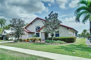 1620 W Oak Knoll Cir, Davie, FL 33324, Sold 05/23/16
