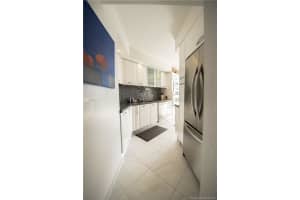 3610 Yacht Club Dr, Miami, FL 33180, Sold 11/10/16