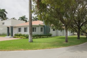 7810 Center Bay Dr, North Bay Village, FL 33141, Sold 06/26/17