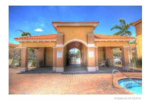10656 SW 6th St, Pembroke Pines, FL 33025, Sold 05/31/16