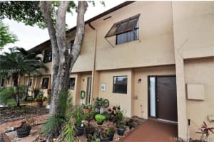 6894 NW 173rd Dr, Hialeah, FL 33015, Sold 05/23/16
