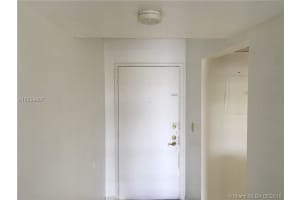 8881 Fontainebleau Blvd, Miami, FL 33172, Sold 06/30/16