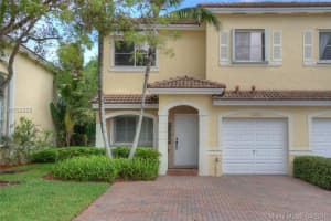 11421 NW 33rd St, Sunrise, FL 33323, Sold 05/25/16