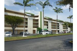 8870 Fontainebleau Blvd, Miami, FL 33172, Sold 10/27/16