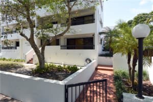 2000 Salzedo St, Coral Gables, FL 33134, Sold 06/10/16