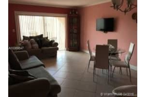 5201 NW 7th St, Miami, FL 33126, Sold 08/29/16