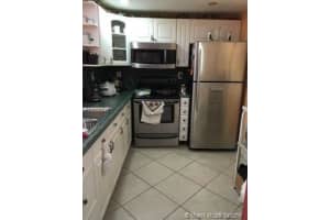 5201 NW 7th St, Miami, FL 33126, Sold 08/29/16