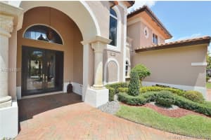 8113 NW 158th Terrace, Miami Lakes, FL 33016, Sold 06/20/16