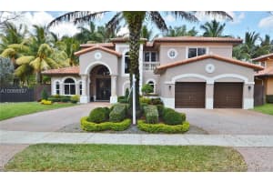 8113 NW 158th Terrace, Miami Lakes, FL 33016, Sold 06/20/16