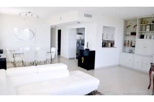 1402 Brickell Bay Dr, Miami, FL 33131, Sold 11/16/16
