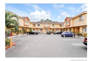 8240 NW 10th St, Miami, FL 33126, Sold 09/15/16