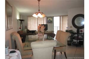 9688 Fontainebleau Blvd, Miami, FL 33172, Sold 09/28/16