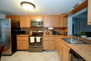 953 NW 79th Terrace, Plantation, FL 33324, Sold 01/13/17