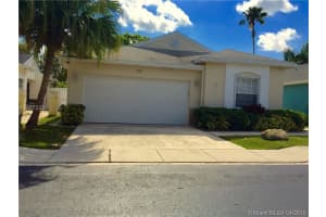 218 E Riverbend Dr, Sunrise, FL 33326, Sold 07/05/16