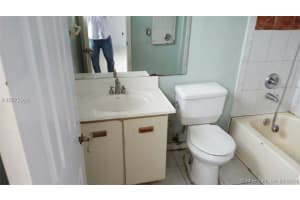 8550 NW 141st Ln, Miami Lakes, FL 33016, Sold 08/01/16