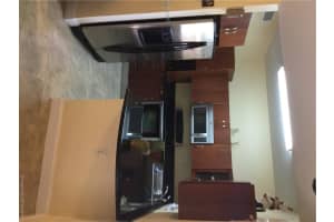 7422 NW 182nd St, Hialeah, FL 33015, Sold 07/19/16