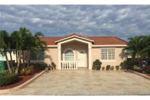 17258 NW 74th Pl, Hialeah, FL 33015, Sold 08/25/16