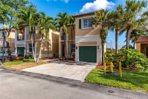 8321 NW 144th Terrace, Miami Lakes, FL 33016, Sold 06/13/16