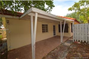 19075 NW 84th Ct, Hialeah, FL 33015, Sold 12/07/16