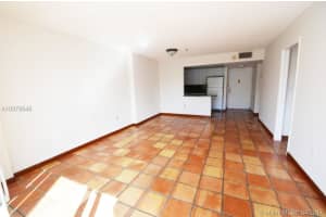 345 Ocean Dr, Miami Beach, FL 33139, Sold 05/03/17