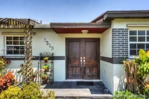 2515 NE 214th St, Miami, FL 33180, Sold 10/20/16