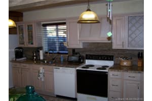 11781 SW 27th St, Miami, FL 33175, Sold 06/29/16