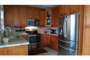 8463 NW 189th St, Hialeah, FL 33015, Sold 07/08/16