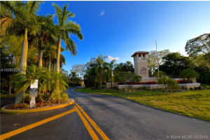 200 Palm Cir W, Pembroke Pines, FL 33025, Sold 06/30/16