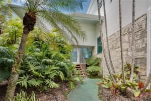 302 S Coconut Ln, Miami Beach, FL 33139, Sold 06/15/16