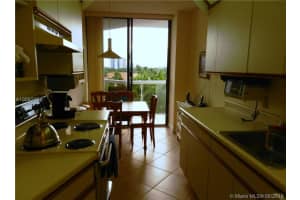 3610 Yacht Club Dr, Miami, FL 33180, Sold 08/12/16