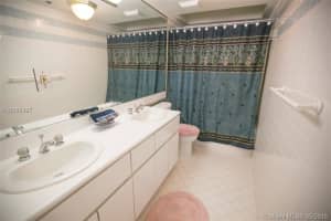 5225 Collins Ave, Miami, FL 33140, Sold 01/31/17