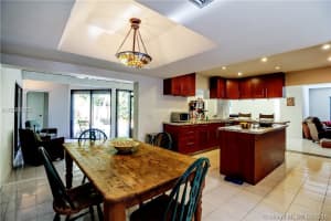 7610 Center Bay Dr, North Bay Village, FL 33141, Sold 12/01/16